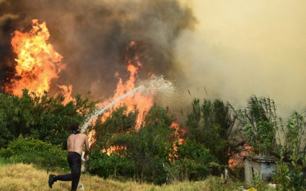 Η Ελλάδα φλέγεται: Έξι μεγάλες πυρκαγιές έχουν κατακάψει 100.000 στρέμματα