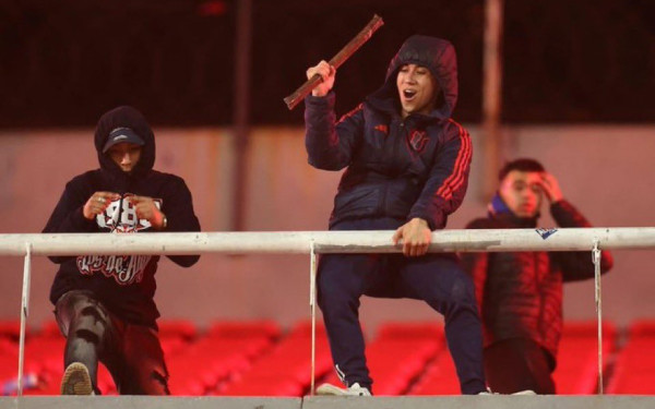 Κόλαση στην Αργεντινή: Άγρια επεισόδια, συγκρούσεις οπαδών και φόβοι για νεκρούς (βίντεο)