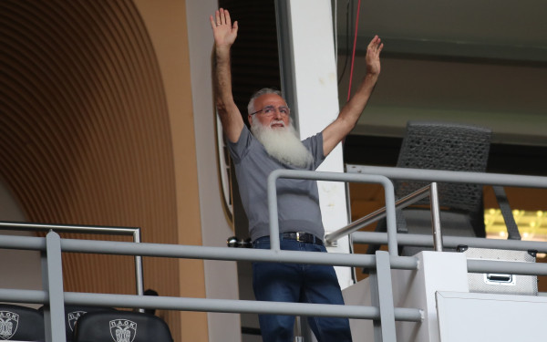 ΠΑΟΚ: Καθολική αποθέωση του Ιβάν Σαββίδη στην Τούμπα (βίντεο)