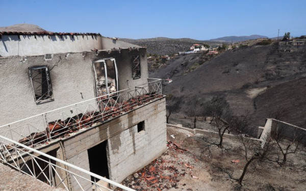 Στάχτη σχεδόν 16.000 στρέμματα στην Ανατολική Αττική - Βελτιωμένη η εικόνα των πύρινων μετώπων σε Σαμοθράκη και Πρέβεζα (βίντεο)