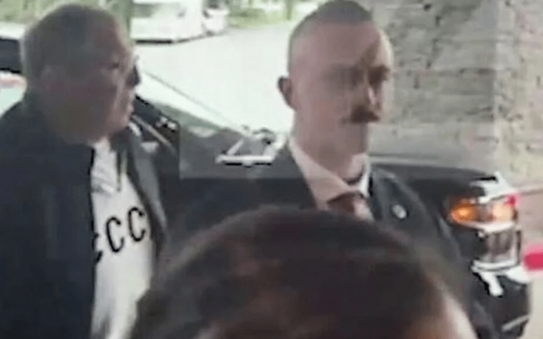 Στο Άνκορατζ ο Λαβρόφ με φούτερ «ΕΣΣΔ»: «Καμία πρόβλεψη» για τη συνάντηση Πούτιν–Τραμπ στην Αλάσκα