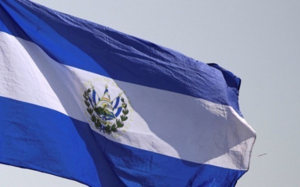 «Στολή, κοντά μαλλιά, καθαρά παπούτσια»: Υπουργός Παιδείας στην Κεντρική Αμερική επιβάλει κανόνες και απειλεί με κυρώσεις διευθυντές σχολείων