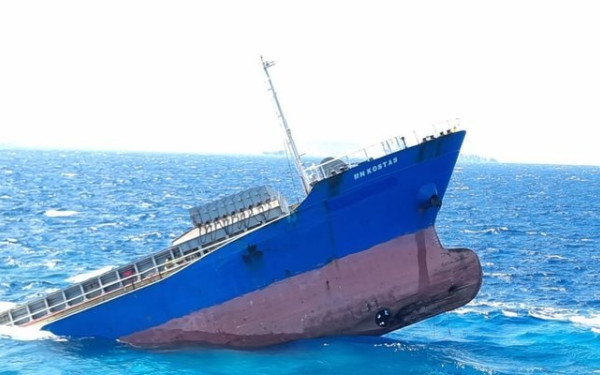 Σητεία: Υπό συνεχή επιτήρηση το ημιβυθισμένο «MN KOSTAS» - Δεν εντοπίστηκε θαλάσσια ρύπανση