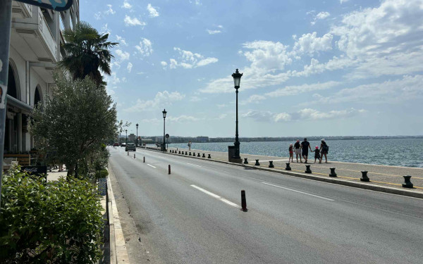 Θεσσαλονίκη: Οι τουρίστες σώζουν την πόλη τον Δεκαπενταύγουστο (βίντεο)