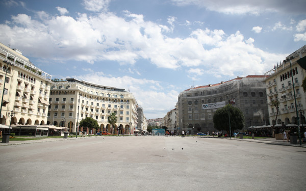 Καιρός: «Ανοιξιάτικο» ξεκίνημα αλλά με βροχερή κορύφωση τη Μεγάλη Εβδομάδα (βίντεο)