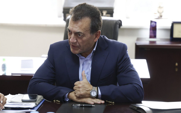 Βρούτσης: Ζήτησε άμεση προσφυγή στις κάλπες από την ΕΟΚ