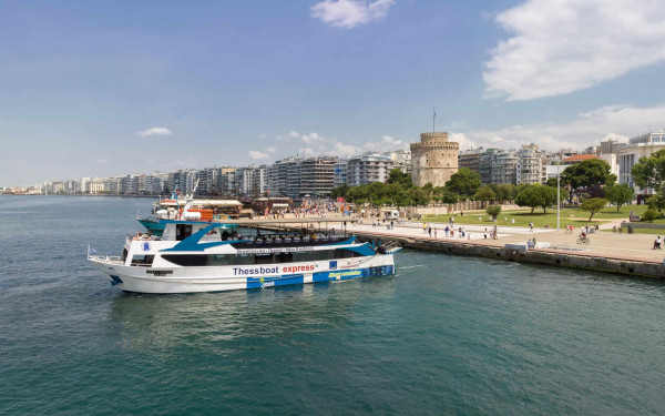 Καραβάκια Θεσσαλονίκης: «Καλοκαιρινή εμπειρία» για τους τουρίστες – Aκριβά για τους Θεσσαλονικείς