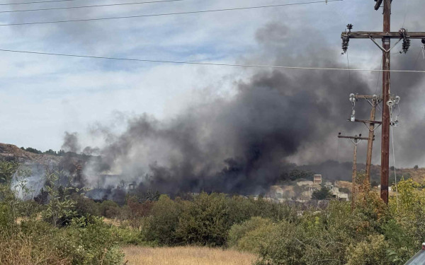 Θεσσαλονίκη: Σε ύφεση η φωτιά έξω από τον Χορτιάτη (βίντεο)