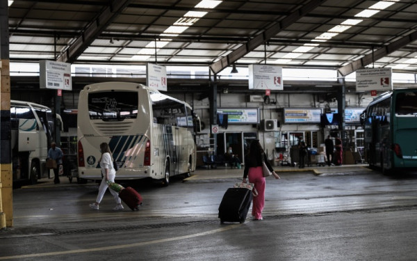 Θεσσαλονίκη: Κορυφώνεται η έξοδος για το τριήμερο – «Φουλάρουν» τα ΚΤΕΛ για Ξάνθη, Κοζάνη και Πάτρα