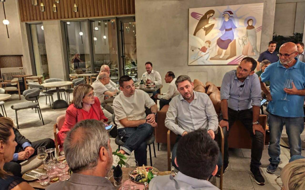 Η συνάντηση Ανδρουλάκη με δημοσιογράφους στη Θεσσαλονίκη