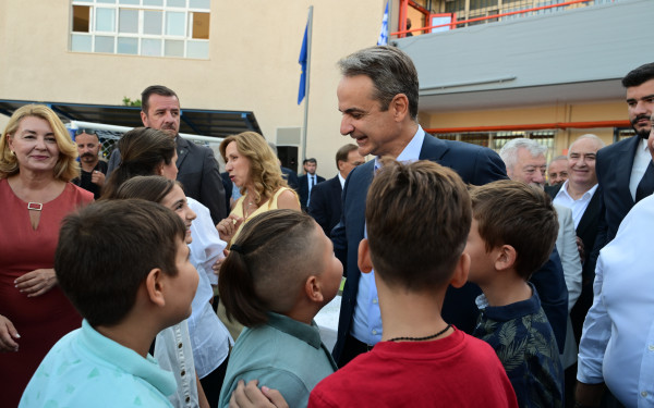 Στον αγιασμό του 8ου δημοτικού σχολείου Νέας Φιλαδέλφειας ο Κ. Μητσοτάκης