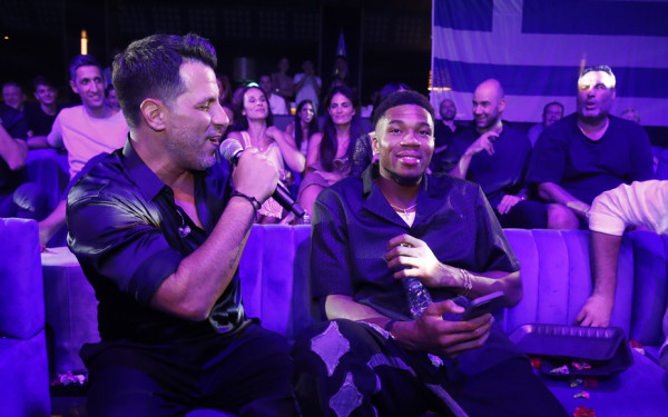 Μπάσκετ: Ξέφρενο γλέντι στα μπουζούκια για την χάλκινη Εθνική ομάδα (βίντεο)