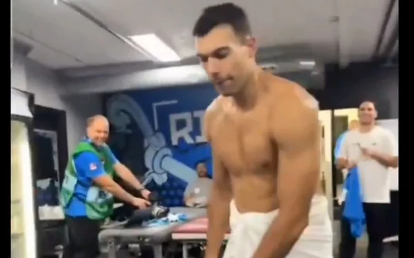 Μπάσκετ: Ο Γιάννης κάνει story και ο Σλούκας χορεύει φορώντας μόνον την πετσέτα του (βίντεο)