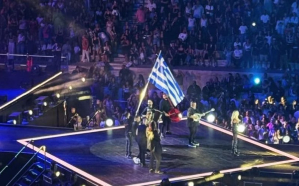 Η Άννα Βίσση αποθέωσε την Εθνική μέσα από το Καλλιμάρμαρο - «Πετάνε τα παιδιά, τραγουδήστε τους!» (βίντεο)