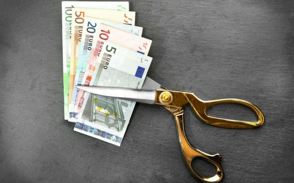 Στη χώρα της ακρίβειας. Του Βασίλη Κοντογουλίδη