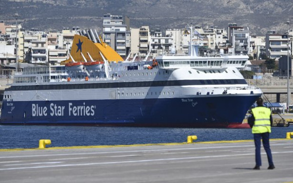 Στο «κόκκινο» η ακτοπλοΐα – 24ωρη απεργία μετά τον θάνατο 20χρονου ναυτικού στο «Blue Star Χίος»