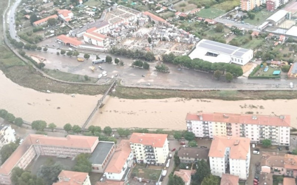 Ισπανία: Ένας πυροσβέστης νεκρός από τις πλημμύρες στην Πορτογαλία- Nέες ισχυρές βροχοπτώσεις στην Ισπανία
