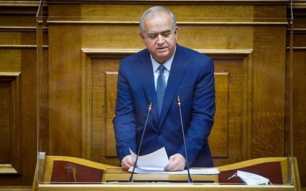 Γ. Λαμπρόπουλος: Θέμα της δικαιοσύνης και όχι της κυβέρνησης η εκταφή θυμάτων της τραγωδίας των Τεμπών