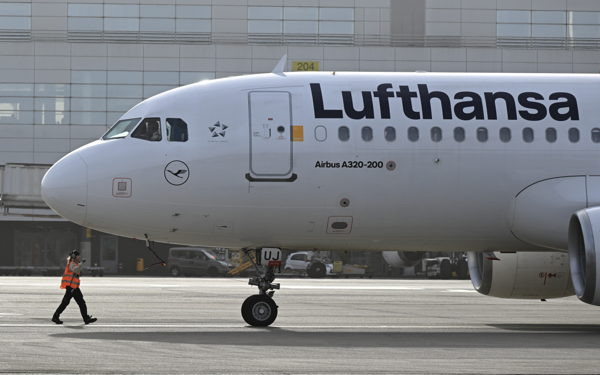 Μαζικές απολύσεις στην Lufthansa: Η αεροπορική καταργεί 4.000 θέσεις εργασίας