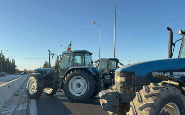 Χαλκιδική: Συμβολικός δίωρος αποκλεισμός από αγρότες και κτηνοτρόφους στη Νέα Τρίγλια