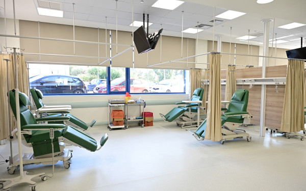 Εγκαινιάστηκε η  Ογκολογική μονάδα στο νοσοκομείο «Αττικόν» - Α. Γεωργιάδης: «Αύξηση προσωπικού συν 17,37%»