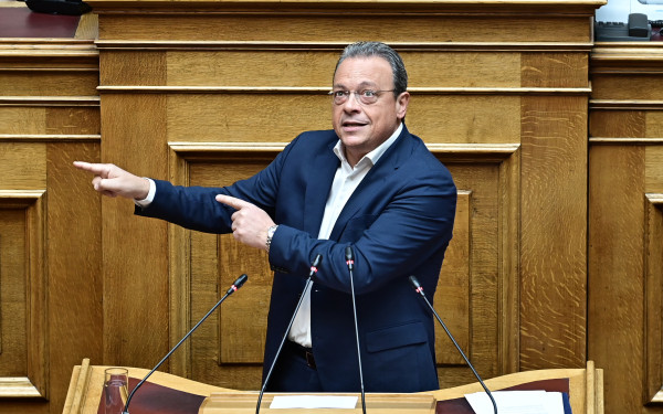 Σ. Φάμελλος: Με λεφτά των πολιτών χρηματοδοτείτε την αισχροκέρδεια