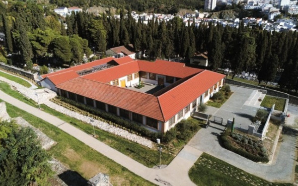 Θεσσαλονίκη: Η ντίβα της οπερέτας Ζωζώ Νταλμάς «έρχεται» στο Ισλαχανέ μέσα από μια πολυεπίπεδη έκθεση