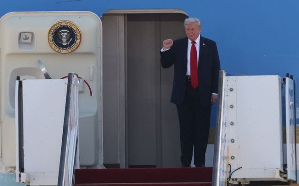 Ο Τραμπ θα συναντηθεί με τον εμίρη και τον πρωθυπουργό του Κατάρ