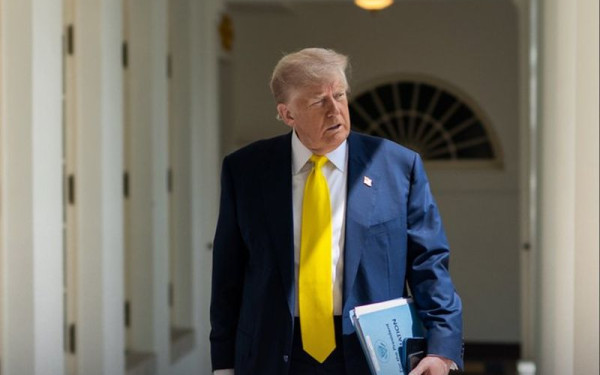 «Πρόεδρος της Ειρήνης»: Ο Λευκός Οίκος αποθεώνει τον Τραμπ μετά τη συμφωνία Ισραήλ–Χαμάς για κατάπαυση του πυρός στη Γάζα