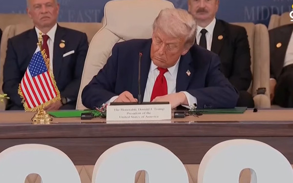 Αίγυπτος: Έπεσαν οι υπογραφές της ιστορικής συμφωνίας για ειρήνη στη Μέση Ανατολή