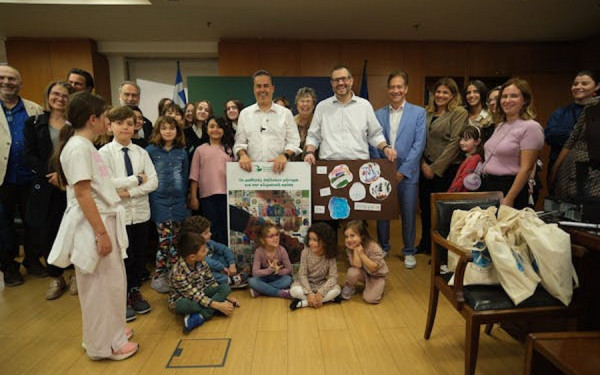 Χιλιάδες μαθητές στέλνουν ένα ηχηρό μήνυμα για το περιβάλλον ενόψει της COP30