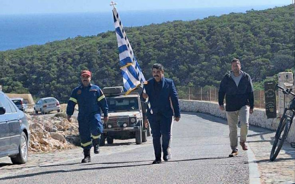 Γαύδος: Χωρίς μαθητές η παρέλαση - Οι κάτοικοι κράτησαν τη σημαία