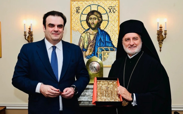 Συνάντηση Κυρ. Πιερρακάκη με τον Αρχιεπίσκοπο Αμερικής Ελπιδοφόρο στη Νέα Υόρκη