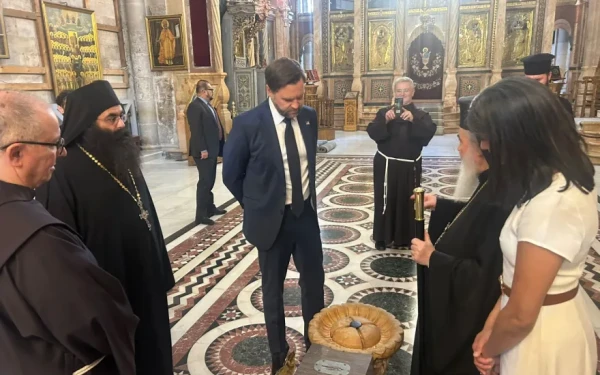 Τον Τζέι Ντι Βανς και τη σύζυγό του υποδέχτηκε ο Θεόφιλος Γ' στον Ναό της Αναστάσεως στην Ιερουσαλήμ