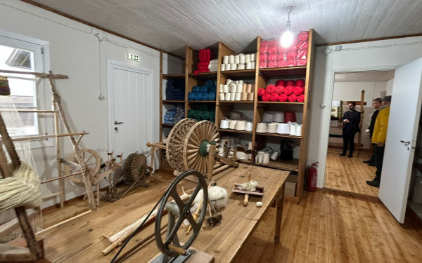 Κέντρο Υφαντουργίας Βλάστη Κοζάνης - Στα εγκαίνιά του η Λ. Μενδώνη: «Στόχος μας η δημιουργία νέας γενιάς χειροτεχνών»