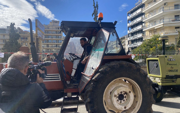 Σέρρες: Στα γραφεία των βουλευτών του νομού αγρότες και κτηνοτρόφοι από το μπλόκο του Προμαχώνα