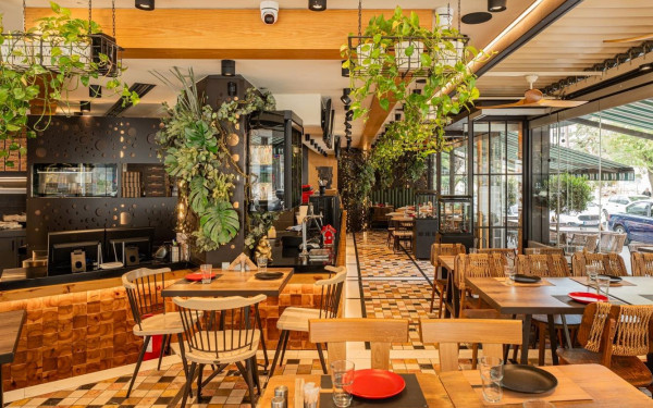 Τα Γοριλάκια: Από την παραδοσιακή λαδόκολλα, σε ένα σύγχρονο ψητοπωλείο που προσφέρει τα πάντα!