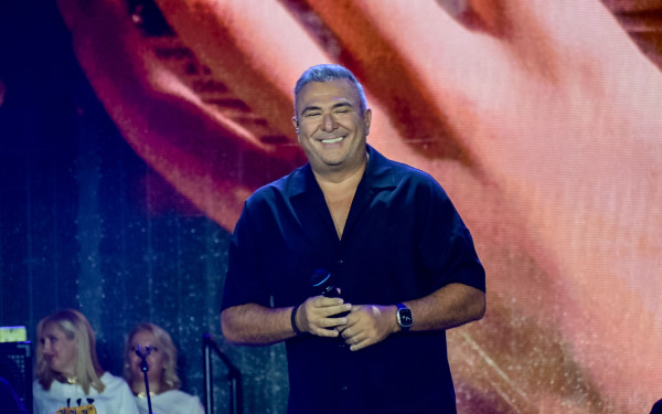 Δήμος Θεσσαλονίκης: Χριστούγεννα σε κάθε κοινότητα- Με Αντώνη Ρέμο το άναμμα του δέντρου στην πλατεία Αριστοτέλους