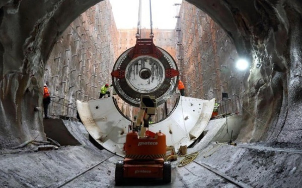 Βουλγαρία και Βόρεια Μακεδονία υπέγραψαν συμφωνία για κατασκευή σιδηροδρομικής σήραγγας που καθυστερεί 100 χρόνια