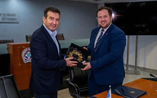 Μ. Χρυσοχοϊδης: Συνάντηση με τον Βρετανό υφυπουργό Εξωτερικών - Στο επίκεντρο το διασυνοριακό οργανωμένο έγκλημα