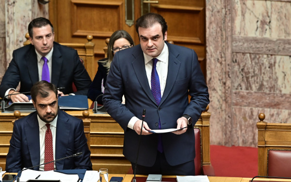 Προϋπολογισμός 2026: Στα 3,2 δισ. ευρώ η ενίσχυση για μισθωτούς, επαγγελματίες, αγρότες και ένστολους