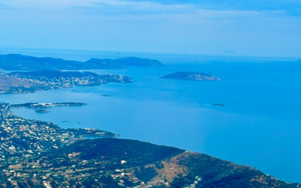 Αθηναϊκή Ριβιέρα: 3 λουκέτα, 110 παραβάσεις και πρόστιμα 84.000 ευρώ έβαλε η ΑΑΔΕ