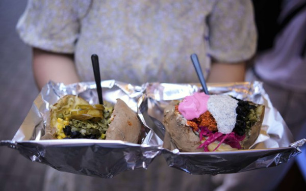 Κωνσταντινούπολη: Χωρίς τέλος οι θάνατοι από δηλητηρίαση στην Πόλη – Ανησυχητικές διαστάσεις παίρνουν τα κρούσματα