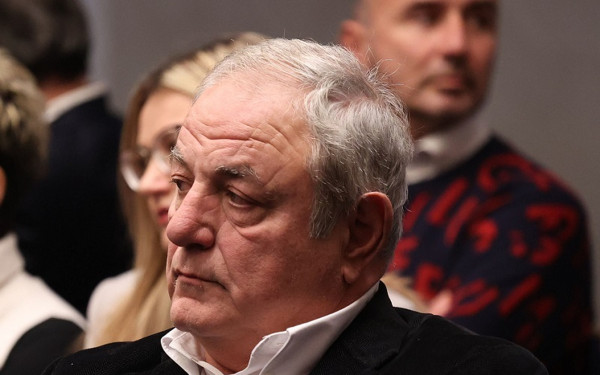 Ευθύμης Κιουμουρτζόγλου: Δάσκαλος στα αμφιθέατρα, δάσκαλος και στα παρκέ (βίντεο)