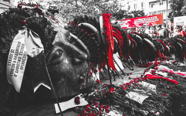 Μηνύματα ΠΟΣΔΕΠ και ΟΛΜΕ για την 52η επέτειο του Πολυτεχνείου