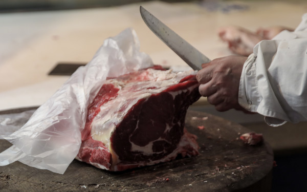 Θεσσαλονίκη: Είδος πολυτέλειας το μοσχαρίσιο κρέας - Το βγάζουν από τις διατροφικές συνήθειες οι καταναλωτές