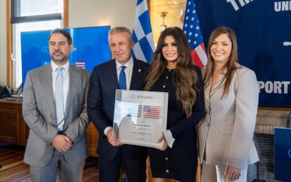 Γκιλφόιλ: Επίτιμη πρόεδρος του Propeller Club Πειραιά