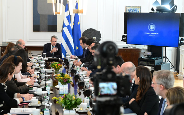 Παράνομος Στοιχηματισμός: Πρόστιμα έως 800.000 ευρώ, αυτόματο «κλείδωμα» ιστοτόπων και έλεγχοι σε «influencers»
