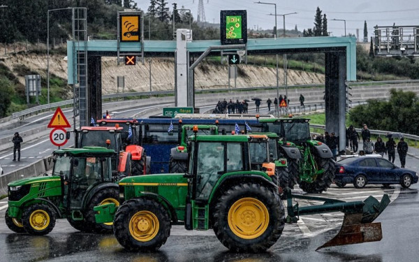 Σε πλήρη εξέλιξη οι αγροτικές κινητοποιήσεις σε όλη την Ελλάδα: Πάνω από 6.000 τρακτέρ στους δρόμους - 14 μέχρι στιγμής τα μπλόκα και ετοιμάζονται να τα διπλασιάσουν