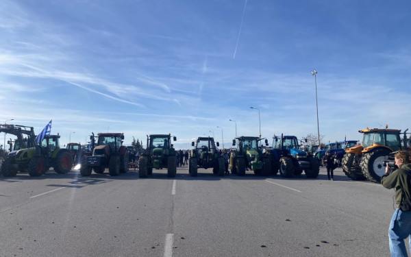 Αγροτικές κινητοποιήσεις: Στα 15 τα ενεργά μπλόκα - Κλιμάκωση και διπλασιασμός το κλίμα στις συνελεύσεις